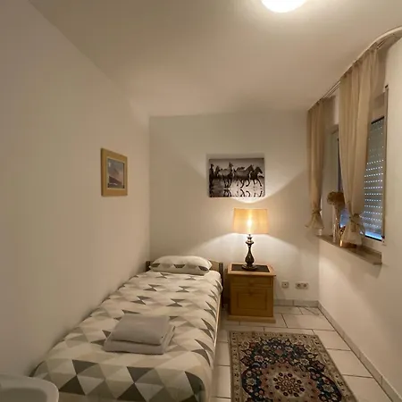 Citynahe Komfortwohnung Fuer Bis 6 Personen Wuppertal