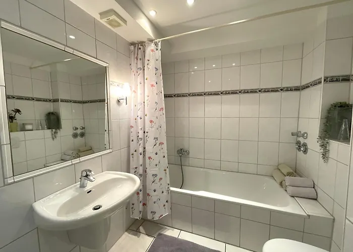 Citynahe Komfortwohnung Fuer Bis 6 Personen Lejlighed