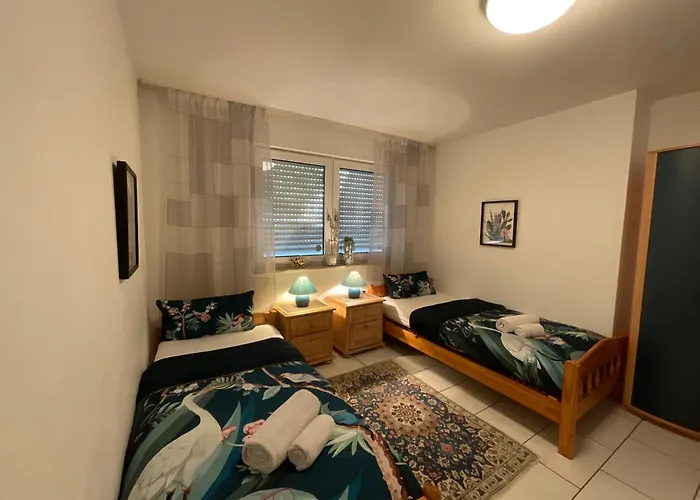 Citynahe Komfortwohnung Fuer Bis 6 Personen